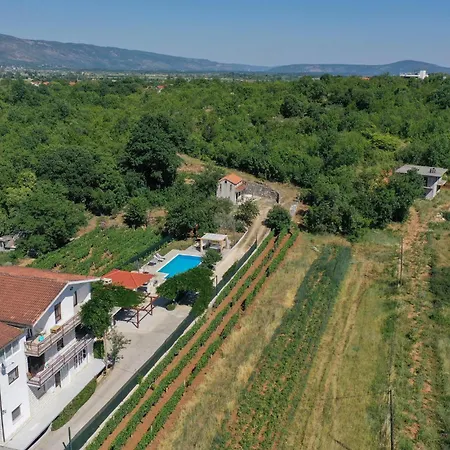 6 Bedroom Pet Friendly In * Zmijavci