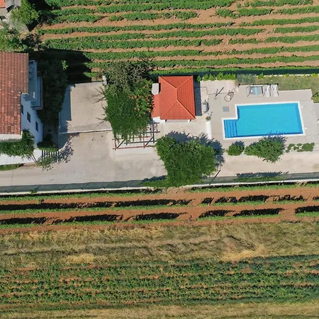 6 Bedroom Pet Friendly In Holiday home